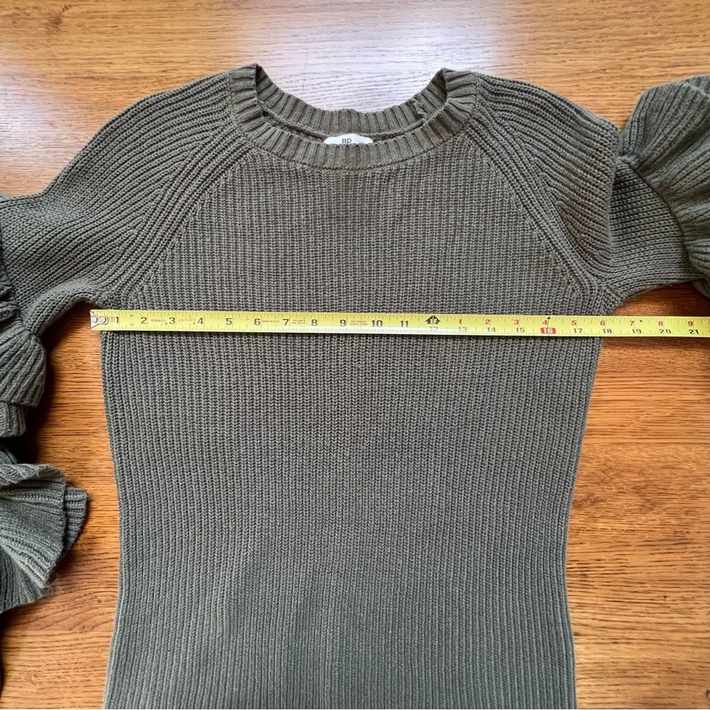 ⭐️ BP Nordstrom Olive Army Green Ruffle Open Elbow Crewneck Sweater SMALL